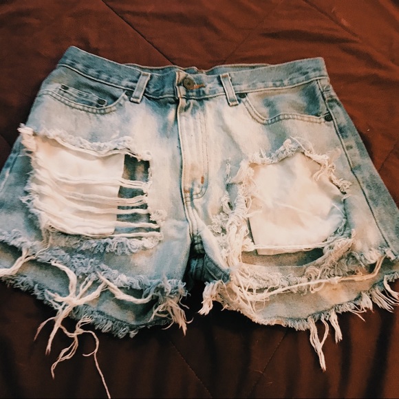Distressed shorts - Picture 1 of 2